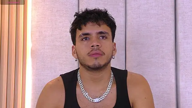 Snapshot of AlexanderJordan chatting on October 26, 1:11 am AlexanderJordan online show from October 26, 1:11 am