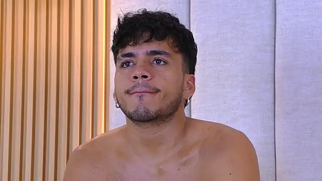 Snapshot of AlexanderJordan chatting on December 4, 10:29 pm AlexanderJordan online show from December 4, 10:29 pm