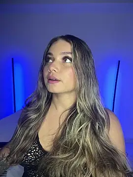 Snapshot of AnnyLopezzz_ chatting on September 11, 12:00 am AnnyLopezzz online show from September 11, 12:00 am