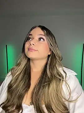 Snapshot of AnnyLopezzz_ chatting on September 27, 5:45 am AnnyLopezzz online show from September 27, 5:45 am