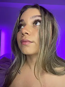 Snapshot of AnnyLopezzz_ chatting on September 28, 5:57 am AnnyLopezzz online show from September 28, 5:57 am