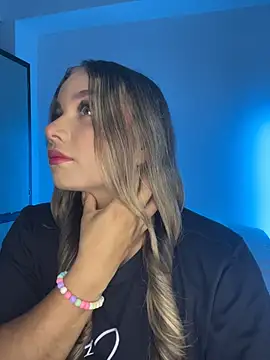 Snapshot of AnnyLopezzz_ chatting on October 16, 4:57 am AnnyLopezzz online show from October 16, 4:57 am