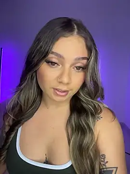 Snapshot of AnnyLopezzz_ chatting on October 31, 4:13 am AnnyLopezzz online show from October 31, 4:13 am