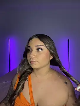 Snapshot of AnnyLopezzz_ chatting on November 2, 4:37 am AnnyLopezzz online show from November 2, 4:37 am