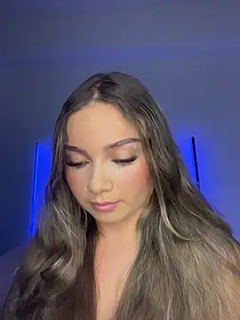 Snapshot of AnnyLopezzz_ chatting on November 6, 6:36 am AnnyLopezzz online show from November 6, 6:36 am