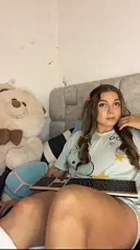 Snapshot of AnnyLopezzz_ chatting on December 20, 4:41 am AnnyLopezzz online show from December 20, 4:41 am