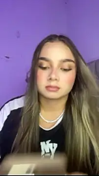 Snapshot of AnnyLopezzz_ chatting on January 13, 4:51 am AnnyLopezzz online show from January 13, 4:51 am