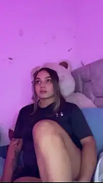 Snapshot of AnnyLopezzz_ chatting on January 16, 5:55 am AnnyLopezzz online show from January 16, 5:55 am