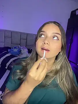 Snapshot of AnnyLopezzz_ chatting on February 28, 2:45 am AnnyLopezzz online show from February 28, 2:45 am