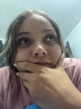 Snapshot of AnnyLopezzz_ chatting on March 17, 5:00 am AnnyLopezzz online show from March 17, 5:00 am