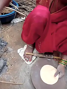 Snapshot of parmila203 chatting on November 4, 2:10 am parmila203 online show from November 4, 2:10 am