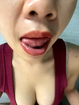 Snapshot of Yumii_09 chatting on October 4, 9:13 pm Yumii 09 online show from October 4, 9:13 pm