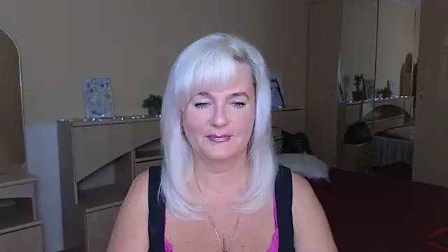 Snapshot of Vina_Vision chatting on September 28, 10:20 am Vina Vision online show from September 28, 10:20 am