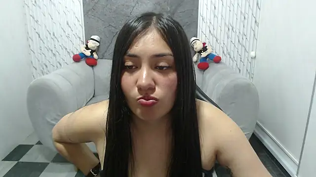 Snapshot of Ivony18_b chatting on October 30, 3:19 am Ivony18 b online show from October 30, 3:19 am