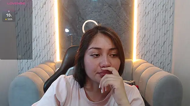 Snapshot of Ivony18_b chatting on November 30, 8:07 am Ivony18 b online show from November 30, 8:07 am