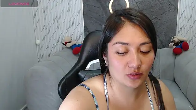 Snapshot of Ivony18_b chatting on December 14, 3:17 pm Ivony18 b online show from December 14, 3:17 pm