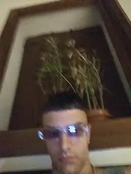 Snapshot of David_leons chatting on May 26, 10:28 pm David leons online show from May 26, 10:28 pm
