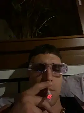 Snapshot of David_leons chatting on June 9, 8:53 pm David leons online show from June 9, 8:53 pm
