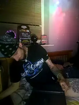 Snapshot of MODEST11_MMiILOO_AMARO chatting on October 17, 4:48 am MODEST11 MMiILOO AMARO online show from October 17, 4:48 am