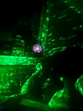 Snapshot of MODEST11_MMiILOO_AMARO chatting on October 20, 3:40 am MODEST11 MMiILOO AMARO online show from October 20, 3:40 am