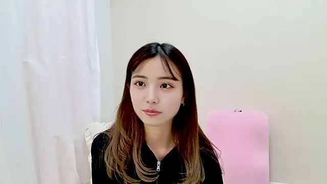 Snapshot of -yuina-23 chatting on October 24, 4:25 pm -yuina-23 online show from October 24, 4:25 pm