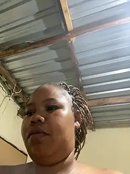 Curvycandy95 online show from May 14, 6:20 am