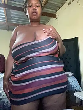 Curvycandy95 online show from May 25, 5:35 am
