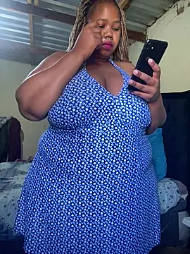 Curvycandy95 online show from June 3, 6:38 am