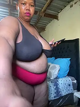 Curvycandy95 online show from June 4, 6:19 am
