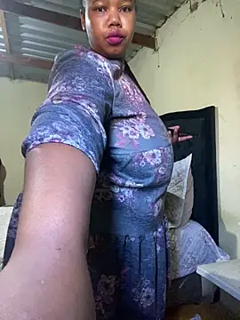 Curvycandy95 online show from June 8, 6:25 am