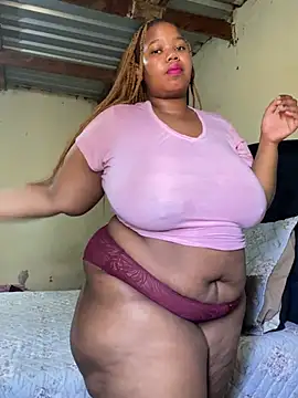 Curvycandy95 online show from June 20, 7:22 am
