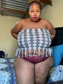 Curvycandy95 online show from July 10, 7:34 am