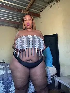 Curvycandy95 online show from July 15, 7:57 am
