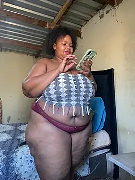 Curvycandy95 online show from July 17, 7:37 am