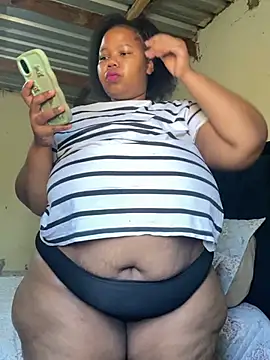Curvycandy95 online show from July 21, 7:22 am