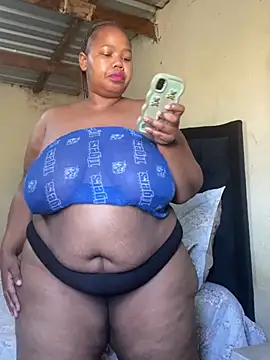 Curvycandy95 online show from July 28, 8:10 am