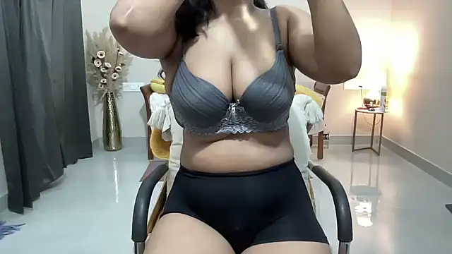piyassi  divya online show from June 18, 7:29 pm