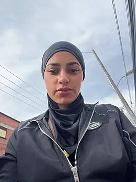 AlannaEvons online show from March 10, 8:25 pm