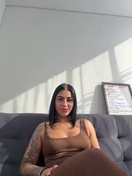 AlannaEvons online show from July 1, 9:03 pm