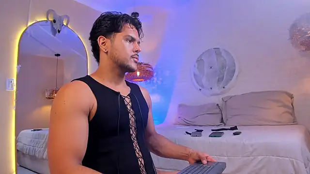 Snapshot of thiago_mercer chatting on October 29, 10:06 am thiago mercer online show from October 29, 10:06 am