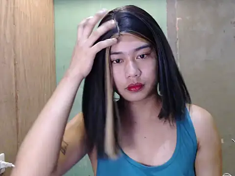 Snapshot of CrimsonSecret chatting on August 1, 10:36 am CrimsonSecret online show from August 1, 10:36 am