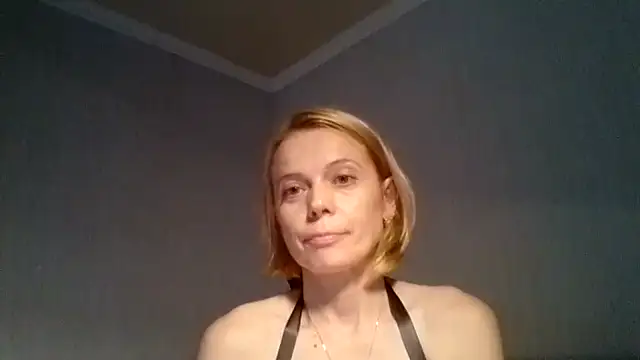 Snapshot of LiluXRose chatting on October 7, 12:46 pm LiluXRose online show from October 7, 12:46 pm