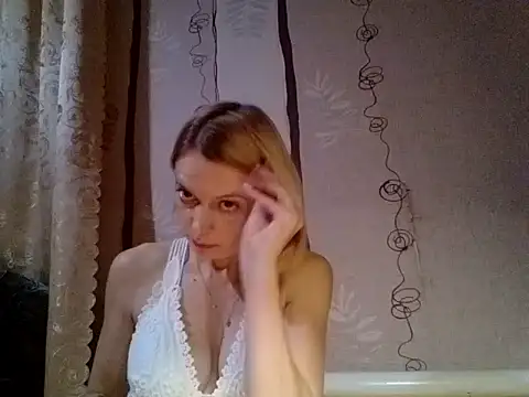 Snapshot of LiluXRose chatting on October 17, 8:22 pm LiluXRose online show from October 17, 8:22 pm