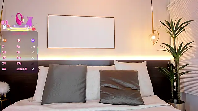 SolAvelar online show from October 25, 3:58 am