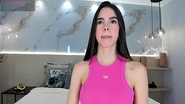 Snapshot of SolAvelar chatting on June 30, 12:11 am SolAvelar online show from June 30, 12:11 am