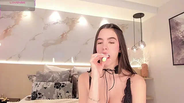 Snapshot of SolAvelar chatting on July 30, 10:09 pm SolAvelar online show from July 30, 10:09 pm