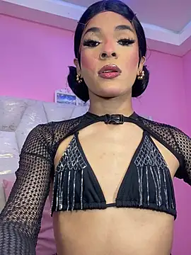 Amira Ember online show from June 24, 4:11 am