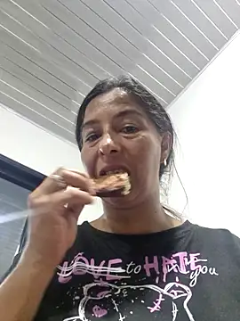 Snapshot of maleja23 chatting on October 3, 1:02 am maleja23 online show from October 3, 1:02 am
