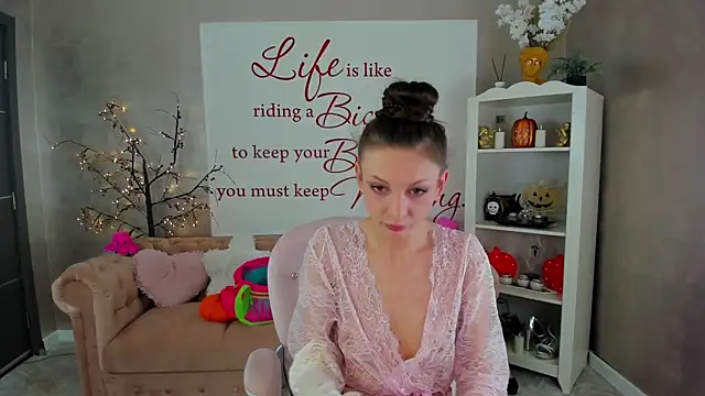 ReynaTheVixen online show from November 23, 4:51 pm