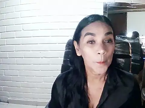 Snapshot of MiiaVelasquez chatting on November 3, 3:52 am MiiaVelasquez online show from November 3, 3:52 am